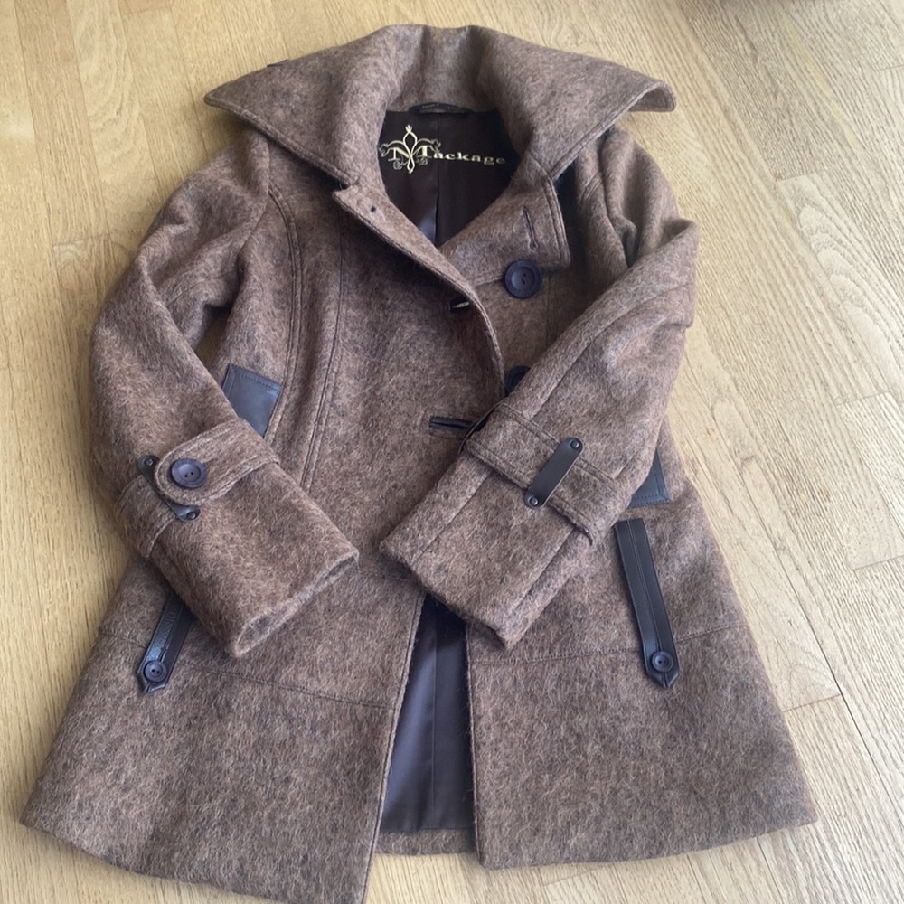 NEW Mackage womens pea coat sz. Small. Wool / Cashmere blend. Made in Canada - Picture 8 of 13